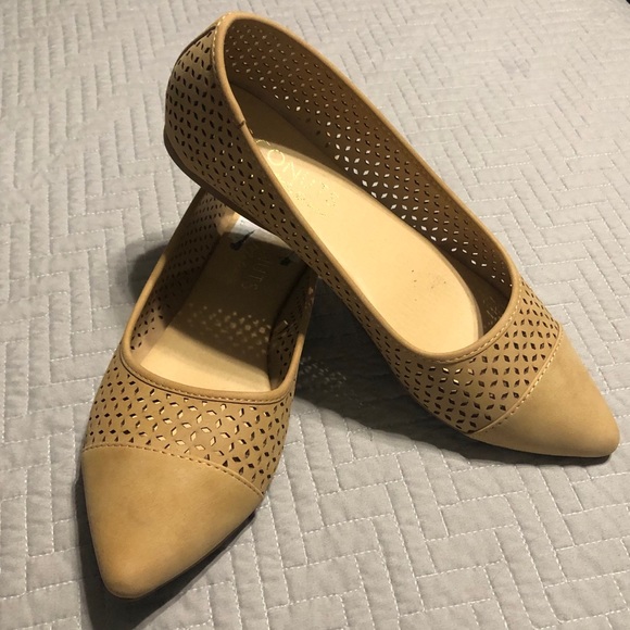Tan Flats - Picture 1 of 5